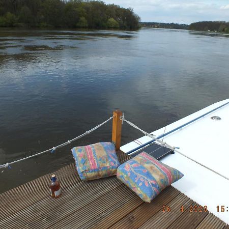 Zouw Hausboat Zakotven -Pouze Ubytovani Roudnice nad Labem Bagian luar foto