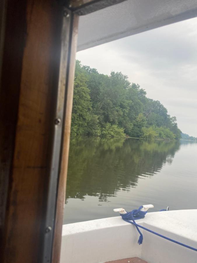 Zouw Hausboat Zakotven -Pouze Ubytovani Roudnice nad Labem Bagian luar foto