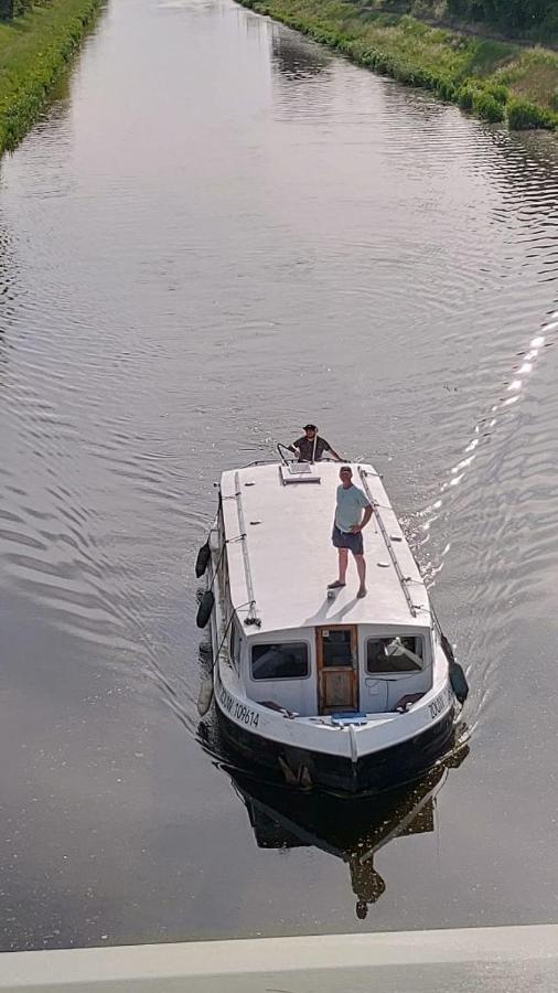 Zouw Hausboat Zakotven -Pouze Ubytovani Roudnice nad Labem Bagian luar foto