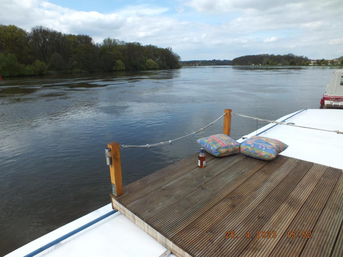 Zouw Hausboat Zakotven -Pouze Ubytovani Roudnice nad Labem Bagian luar foto