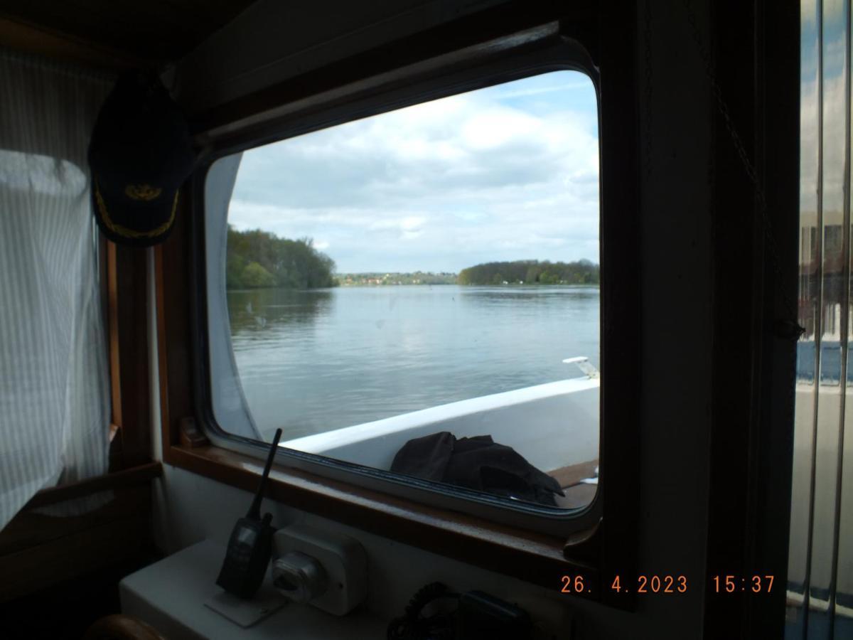 Zouw Hausboat Zakotven -Pouze Ubytovani Roudnice nad Labem Bagian luar foto