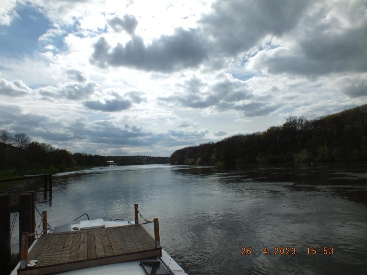Zouw Hausboat Zakotven -Pouze Ubytovani Roudnice nad Labem Bagian luar foto