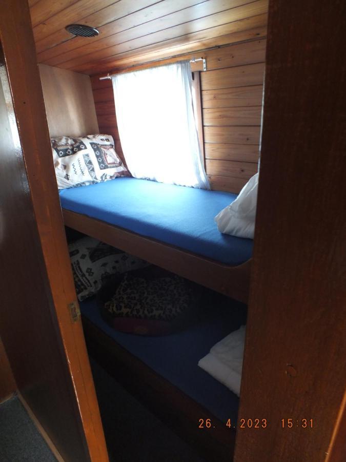 Zouw Hausboat Zakotven -Pouze Ubytovani Roudnice nad Labem Bagian luar foto
