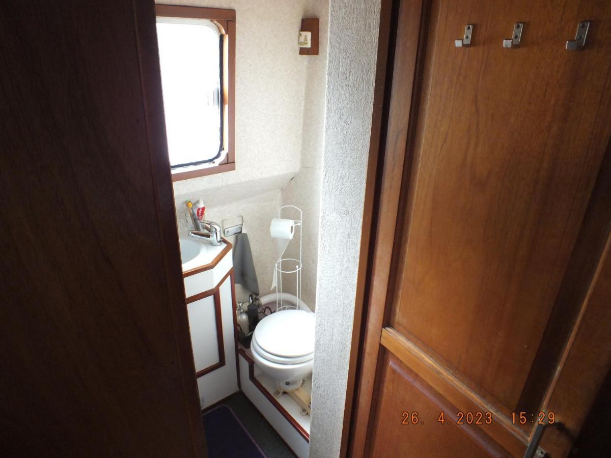 Zouw Hausboat Zakotven -Pouze Ubytovani Roudnice nad Labem Bagian luar foto